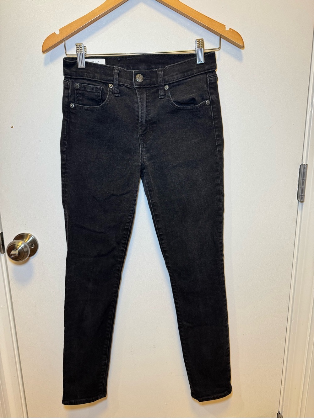 GAP Black Skinny Mid-Rise Jeans Size 27 or 4